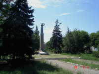 Монумент погибшим в ВОВ, скульптор Народный художник Украины Никлай Ясиненко. Село Широкино